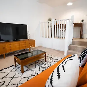Apartment The Amazing Triplex - Centre - Free Parking, Sheffield