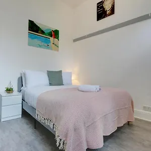 Apartment Convenient 1-bed - Ideal For Working Away, Free Parking, Pet Friendly, Netflix, Sheffield